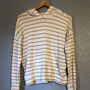 American eagle- hooded long sleeve